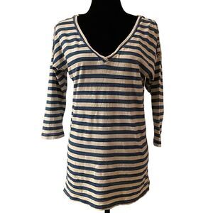 Gap V-Neck Blue and White Striped Top with 3/4 length sleeves and silver accent‎